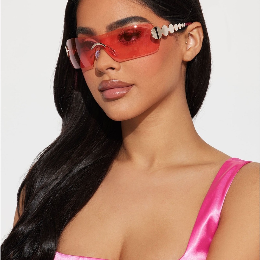 Fashion nova glasses